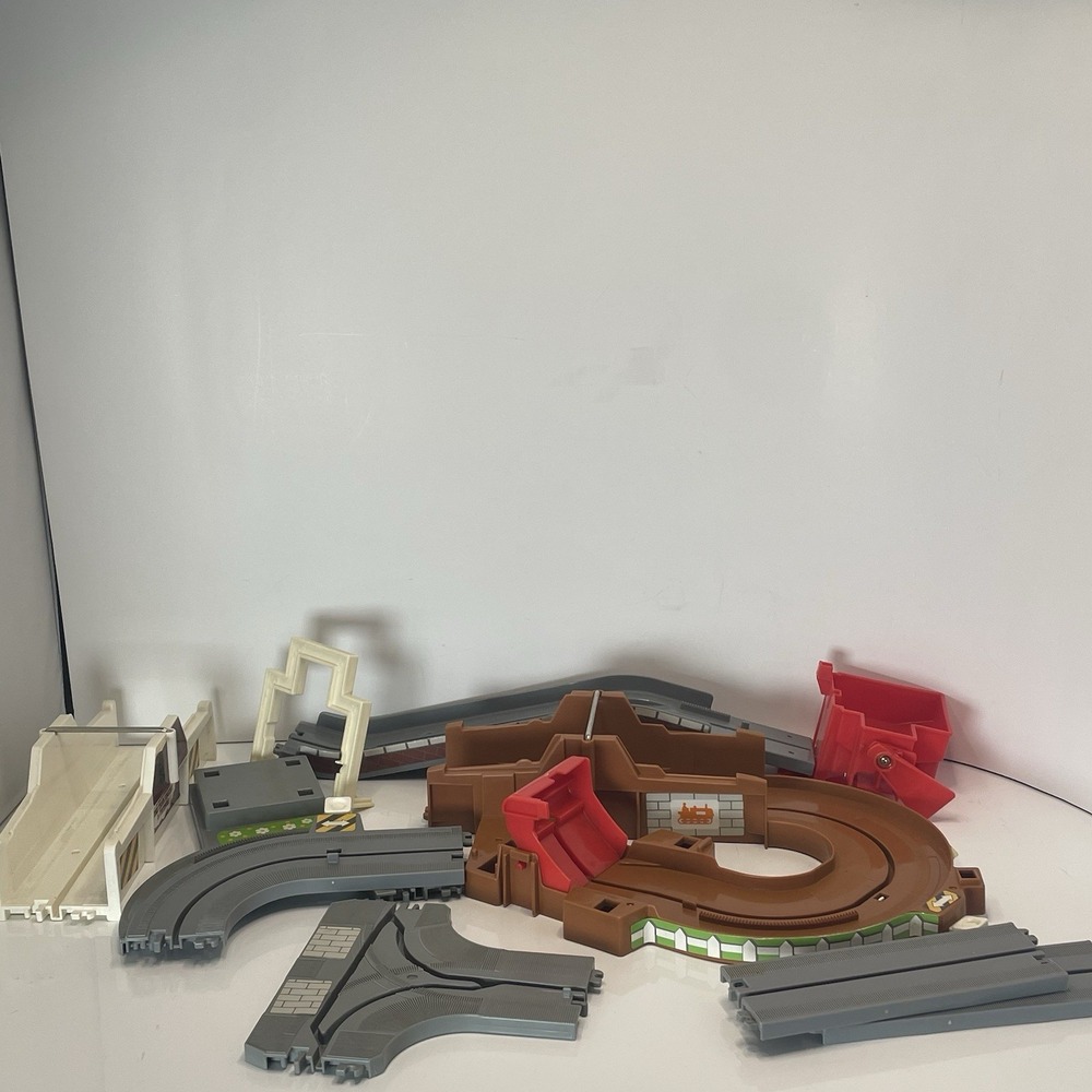 2001‎ Tomy Thomas The Tank Engine & Friends #6563 Replacement Tracks Incomplete - Picture 9 of 10